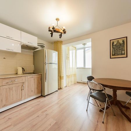 New Appartment Near Kyiv Airport エクステリア 写真